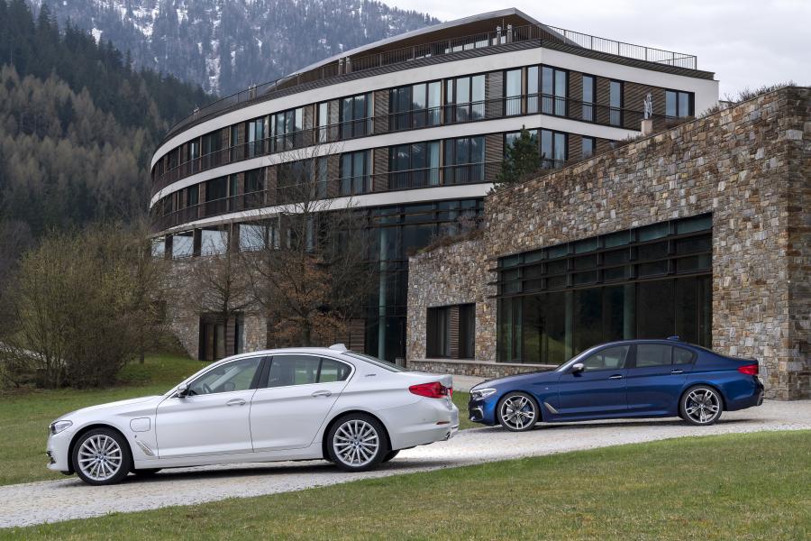  BMW 530e 2017 года  (WW) (фото 54 из 57)